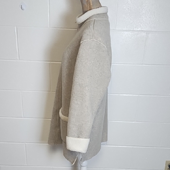 Cozy Cream & Tan Teddy Fleece Jacket Pockets Double Zip - Picture 2 of 16